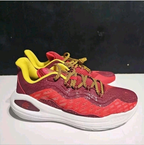 Under Armour Curry Flow 11 Basketball Shoes Bruce Lee Fire Men's NEW Size 13 M - Picture 2 of 5